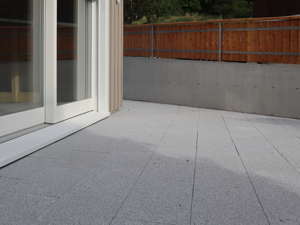  Stützmauer und Neubau Sitzplatz